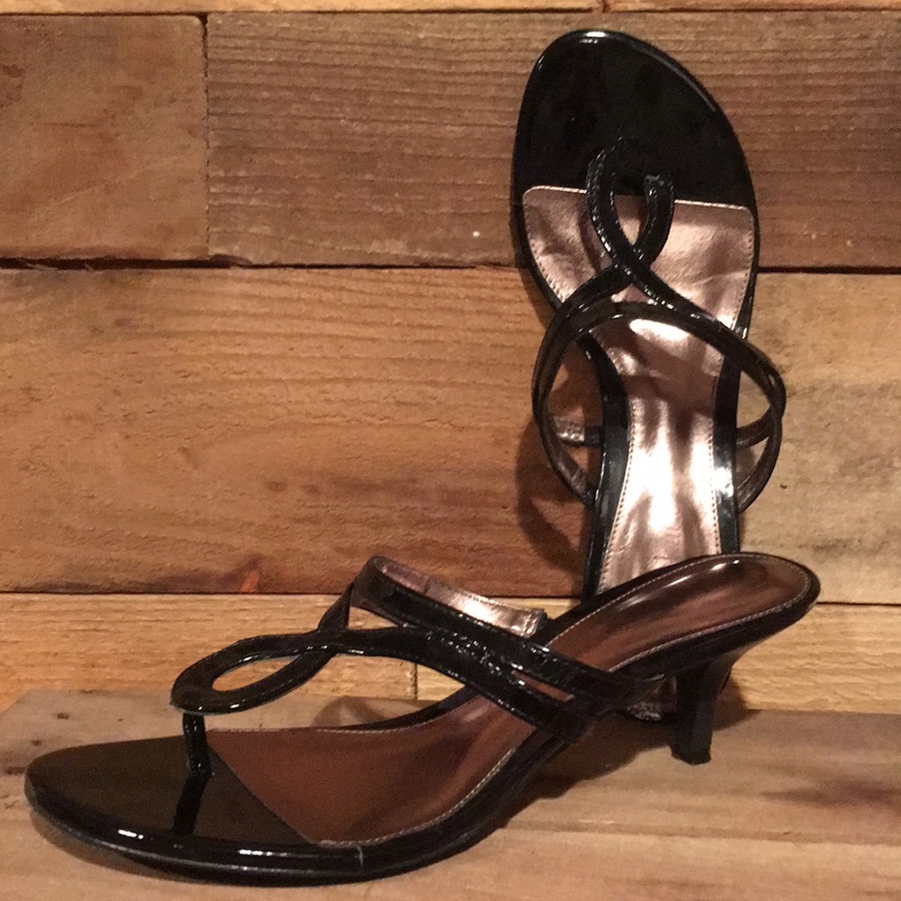 Kelly&Katie black gloss kitten heel sandals
